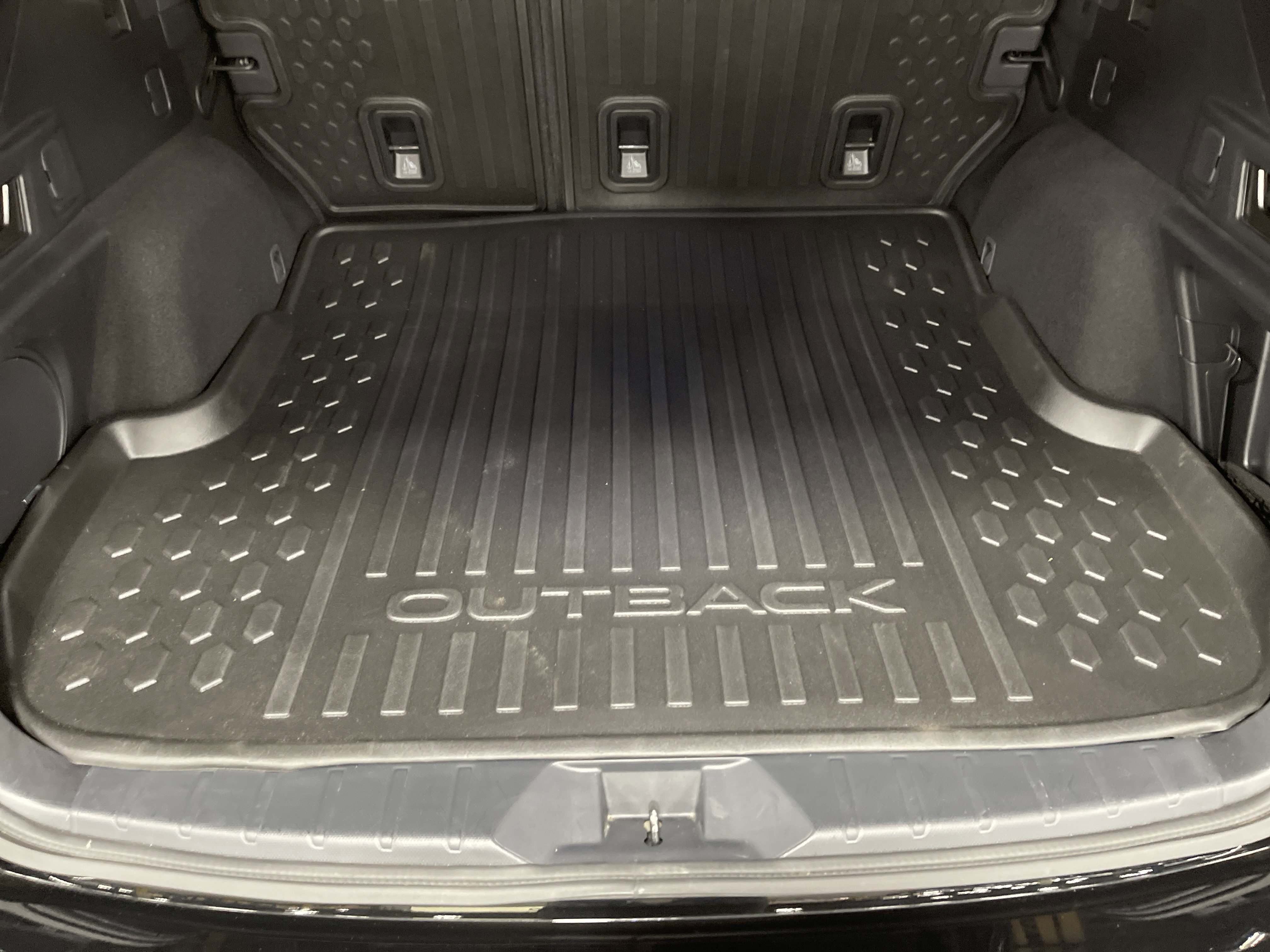 Used 2023 Subaru Outback Limited image 13