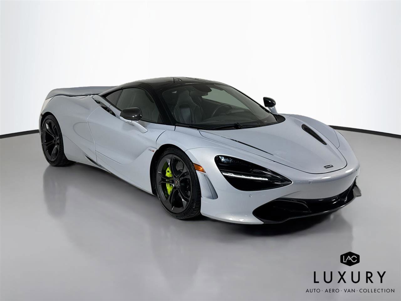 Used 2018 McLaren 720S image 3
