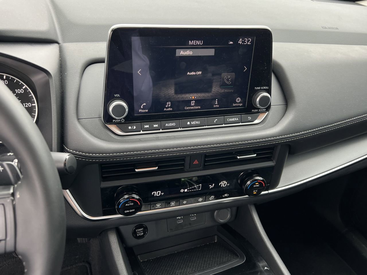 Certified 2025 Nissan Rogue SV FWD image 5