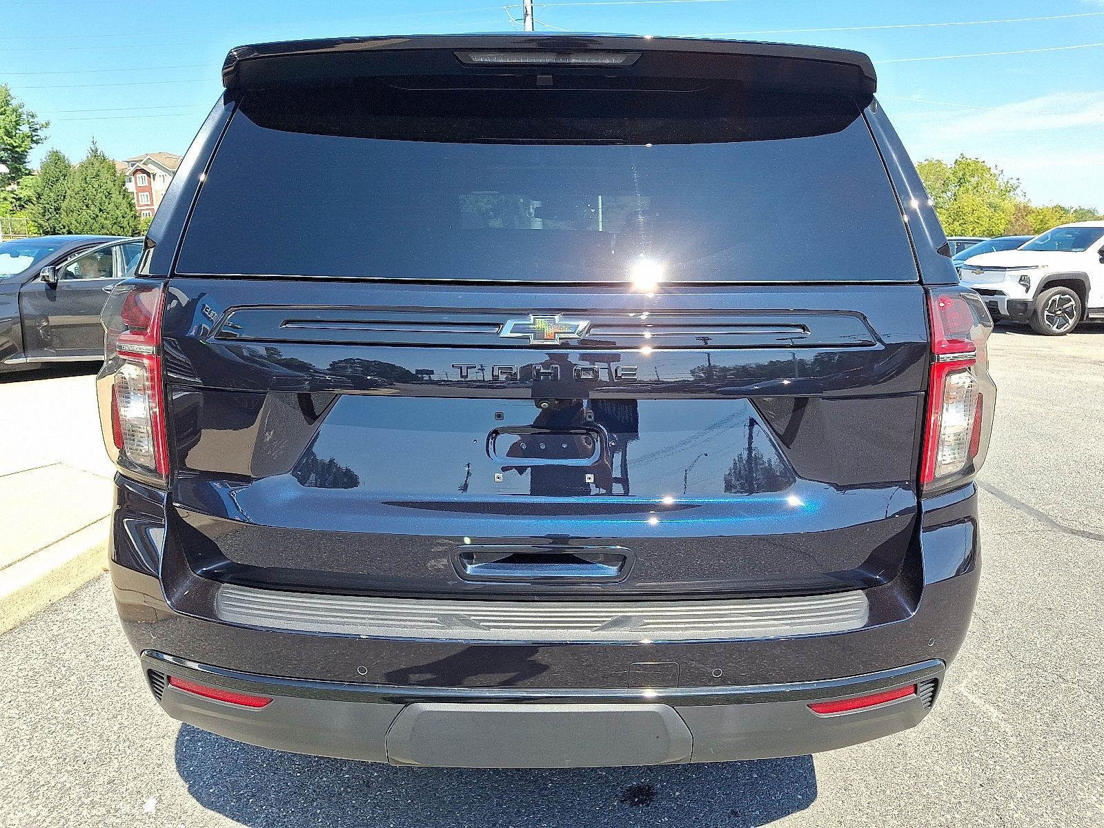 Certified 2023 Chevrolet Tahoe Z71 w/ Luxury Package AWD/4WD image 6