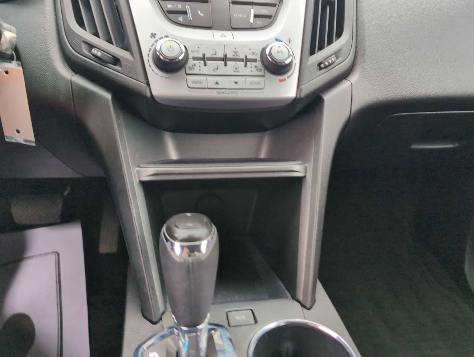 Used 2017 Chevrolet Equinox Premier image 16