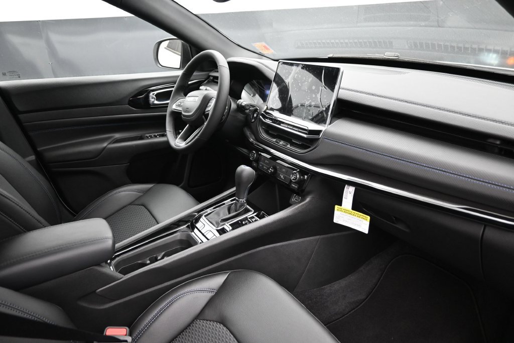 New 2026 Jeep Compass Latitude AWD/4WD image 21