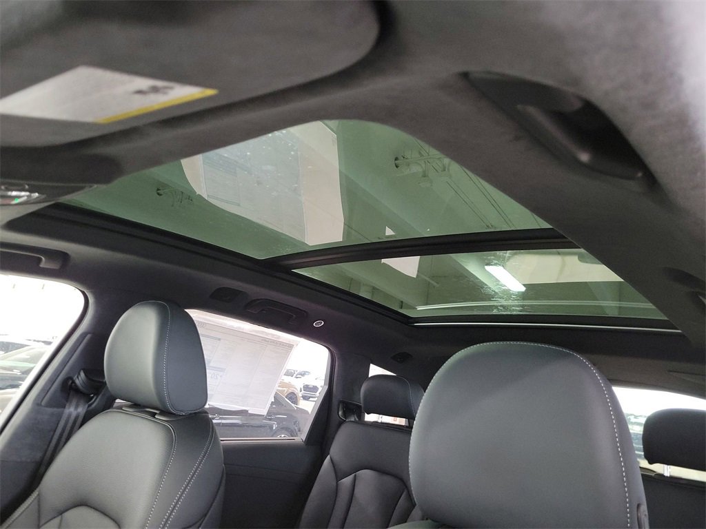 New 2025 Audi Q7 3.0T Prestige image 18