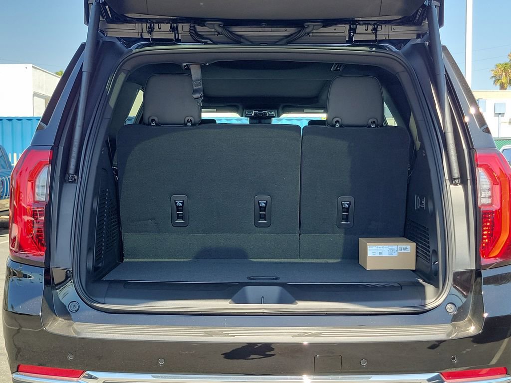 New 2026 GMC Yukon Elevation w/ Elevation Premium Package AWD/4WD image 6