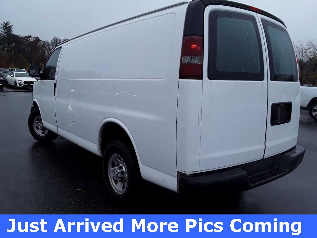 Used 2017 Chevrolet Express 2500 image 2