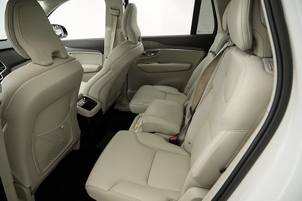 Used 2023 Volvo XC90 T8 Plus w/ Protection Package Premier AWD/4WD image 21