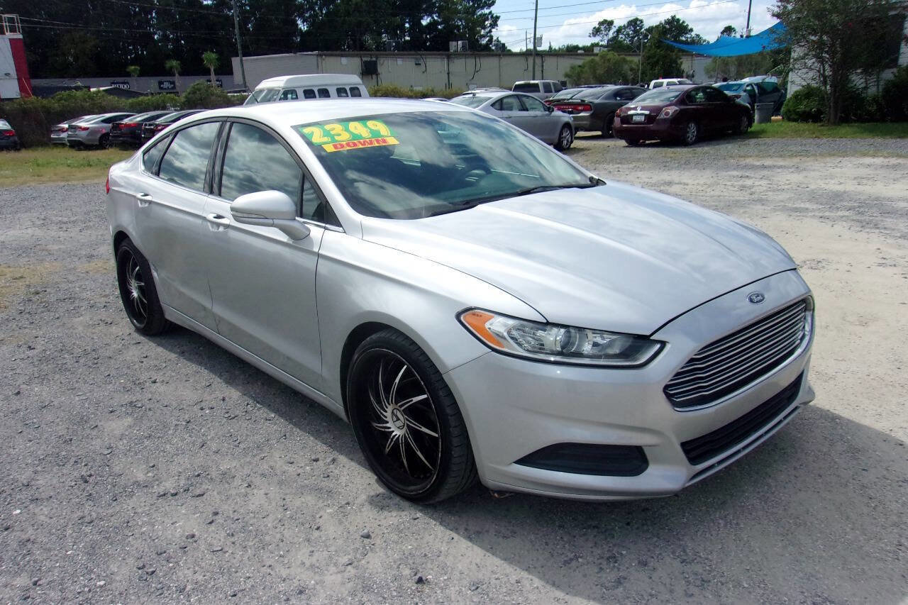 Used 2016 Ford Fusion SE image 3