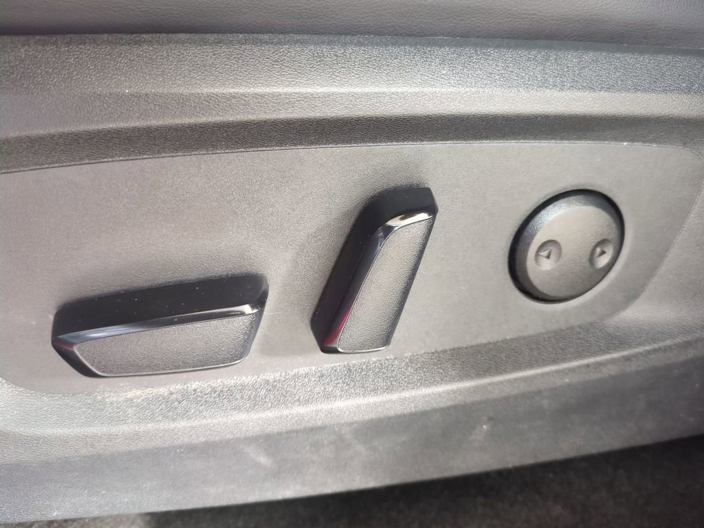 Used 2022 Nissan Pathfinder Platinum w/ Cargo Package image 23