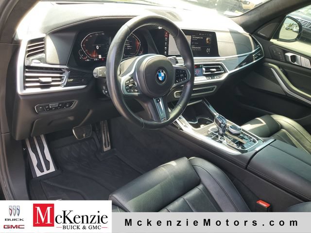 Used 2021 BMW X7 xDrive40i w/ M Sport Package AWD/4WD image 6