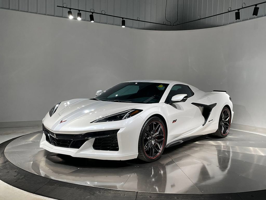 Used 2023 Chevrolet Corvette Z06 image 2