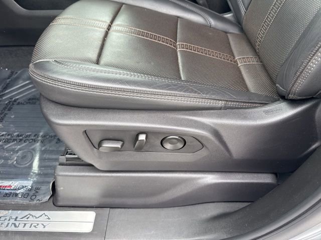 Used 2024 Chevrolet Silverado 1500 High Country w/ Z71 Off-Road Package AWD/4WD image 24