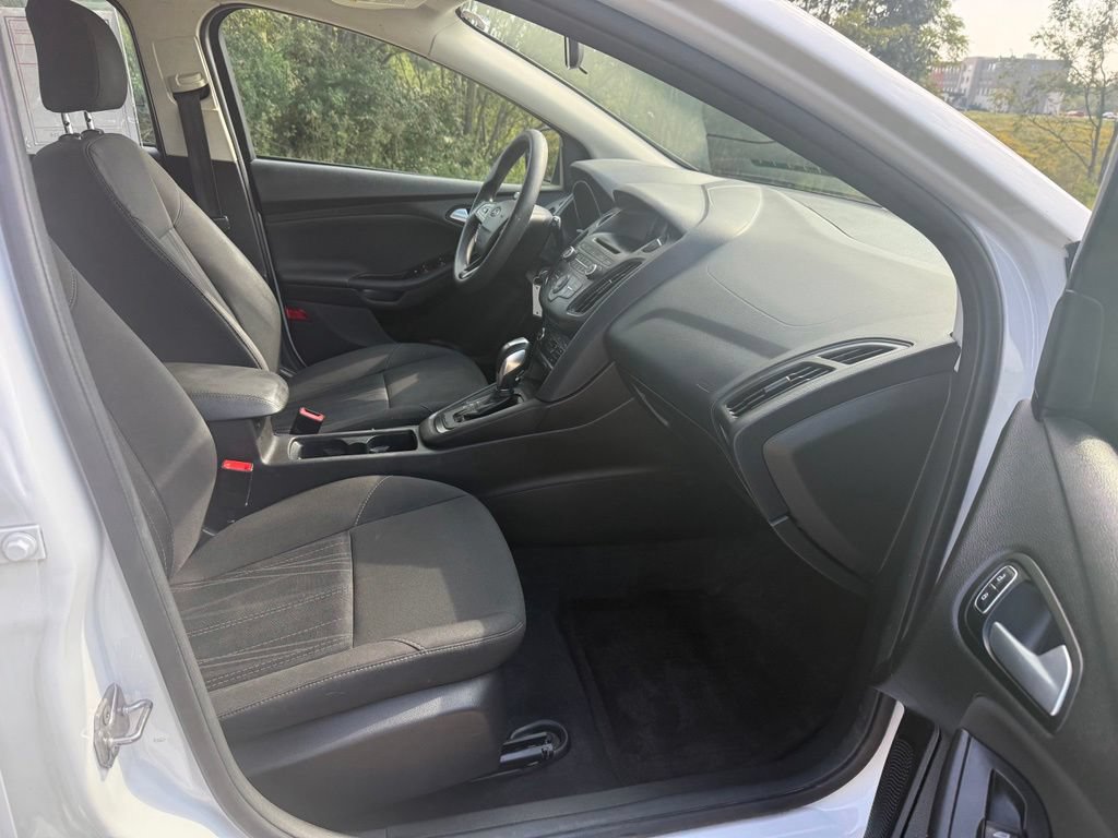 Used 2016 Ford Focus SE FWD image 13