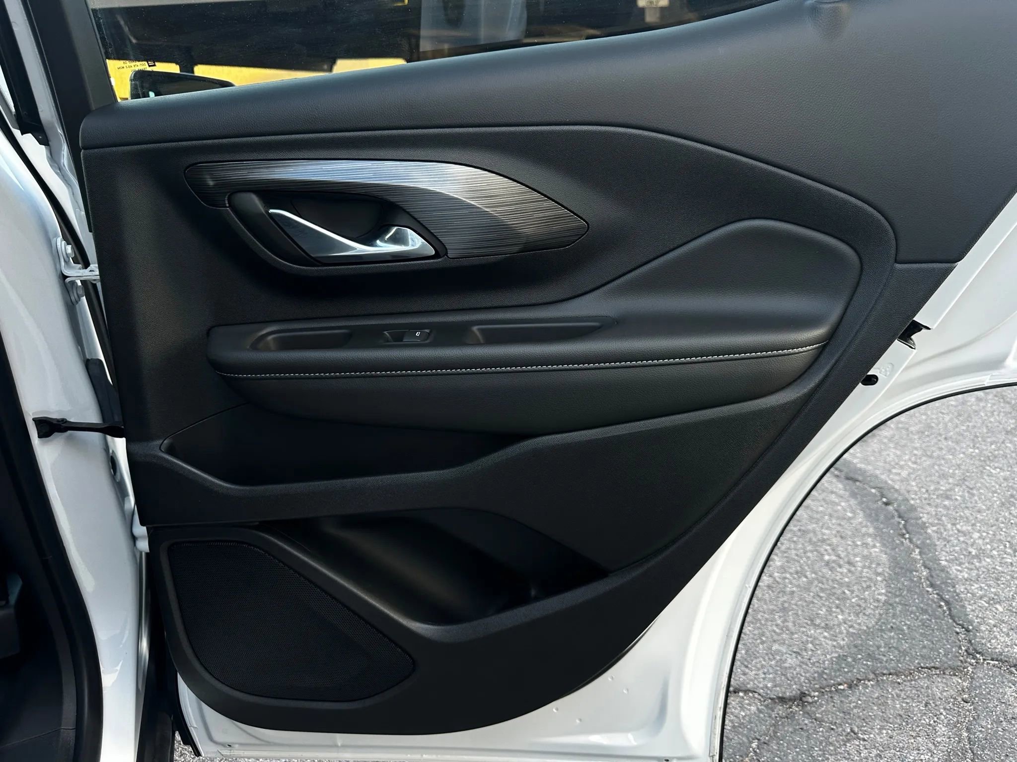 Used 2023 GMC Terrain SLE image 23