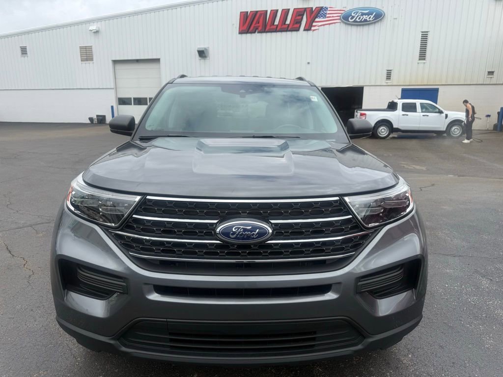 Used 2024 Ford Explorer XLT AWD/4WD image 8