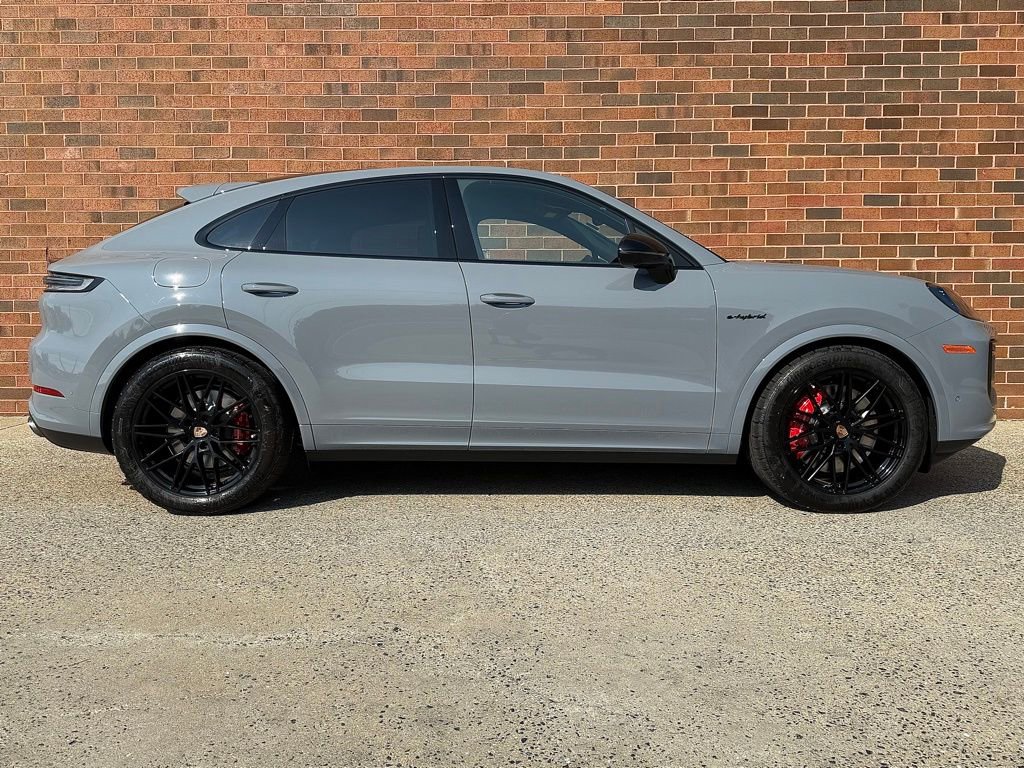 New 2026 Porsche Cayenne S image 8