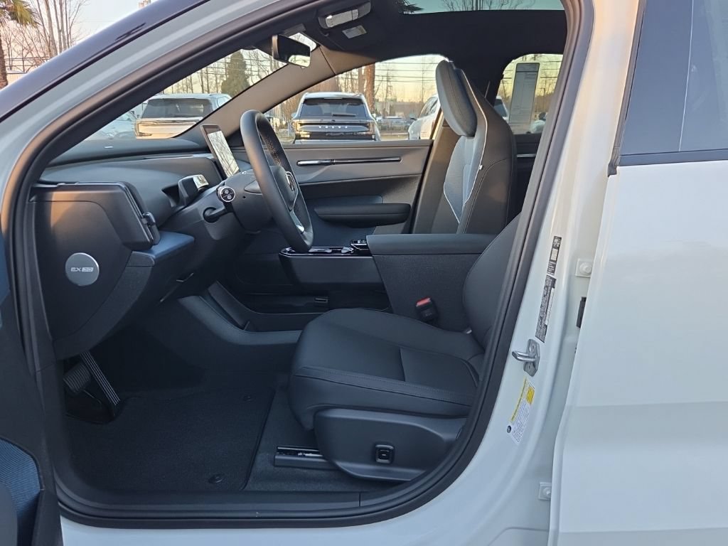 New 2026 Volvo EX30 Plus w/ Protection Package Premier AWD/4WD image 4