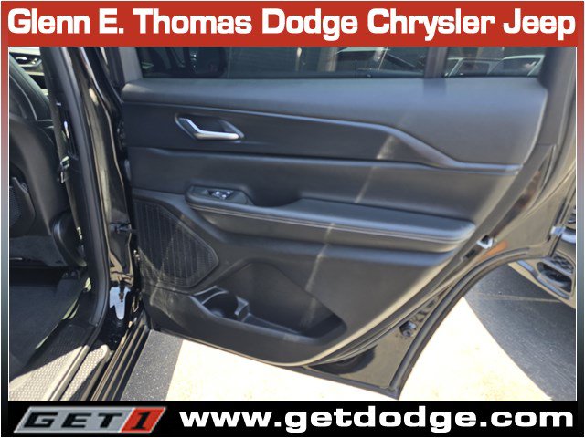 Certified 2024 Jeep Grand Cherokee L Laredo AWD/4WD image 33