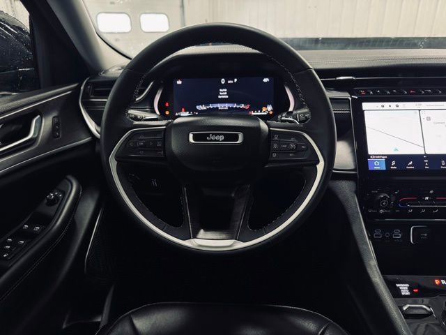 Certified 2023 Jeep Grand Cherokee Limited image 24