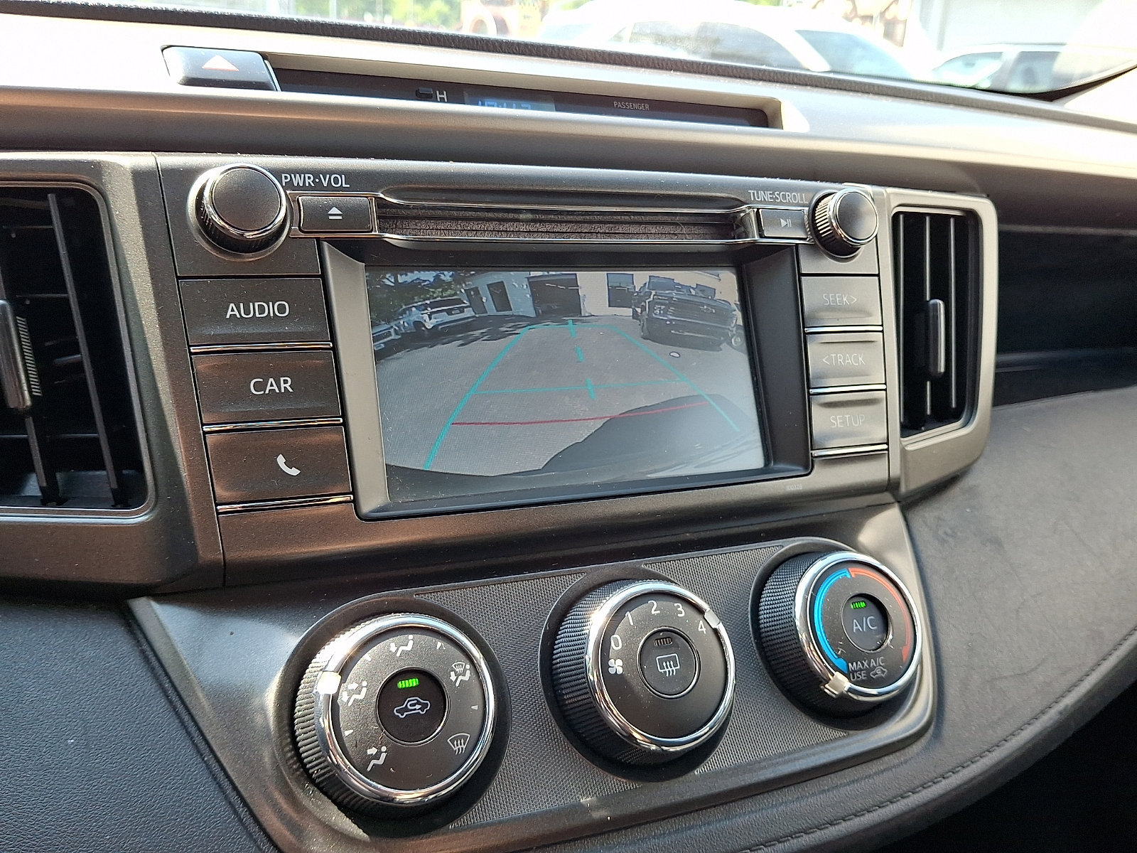 Used 2014 Toyota RAV4 LE FWD image 17