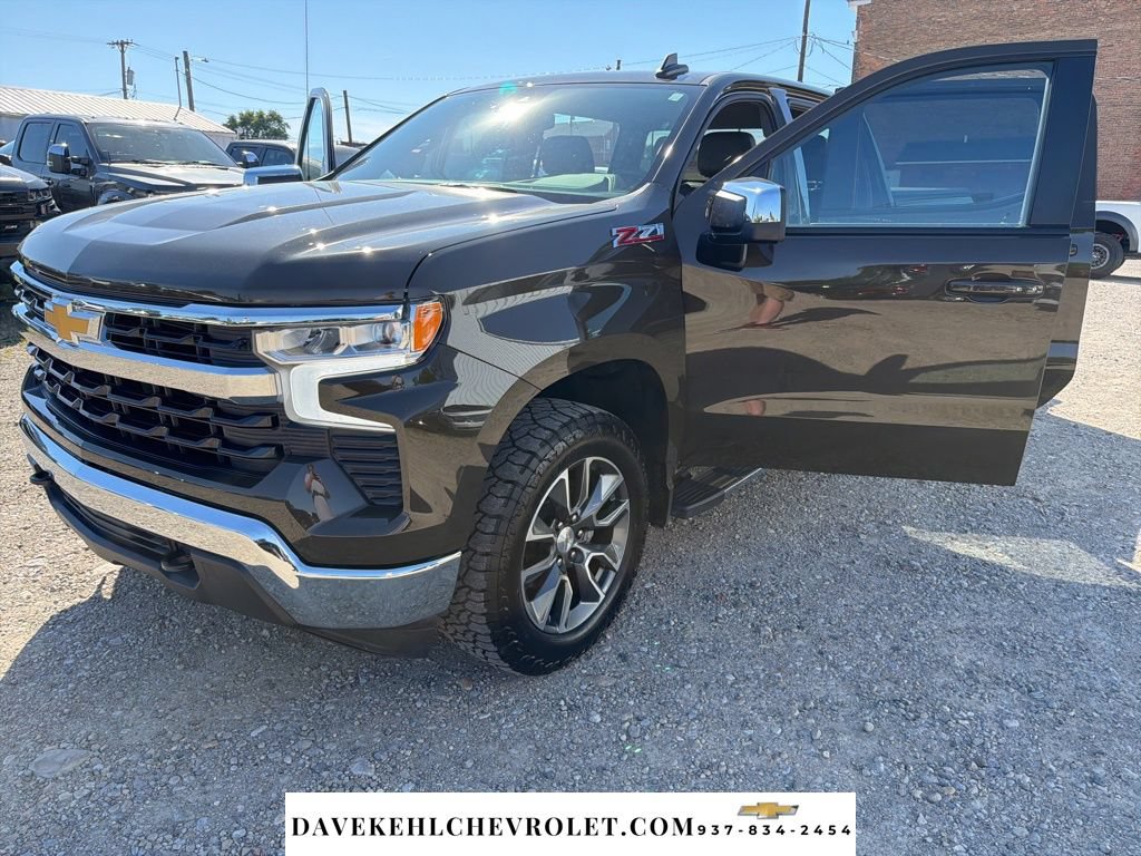 Used 2023 Chevrolet Silverado 1500 LT AWD/4WD image 24