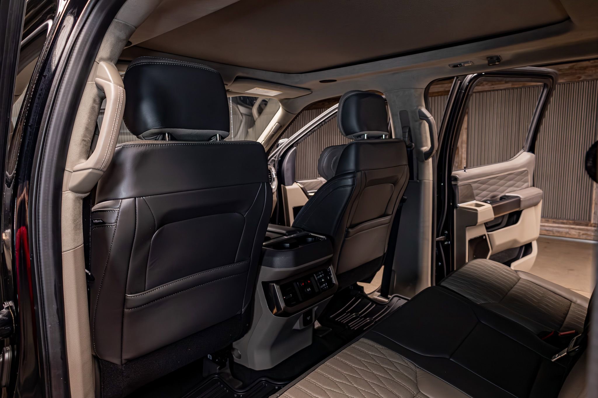 Used 2026 Ford F350 Platinum w/ Platinum Plus Package image 22