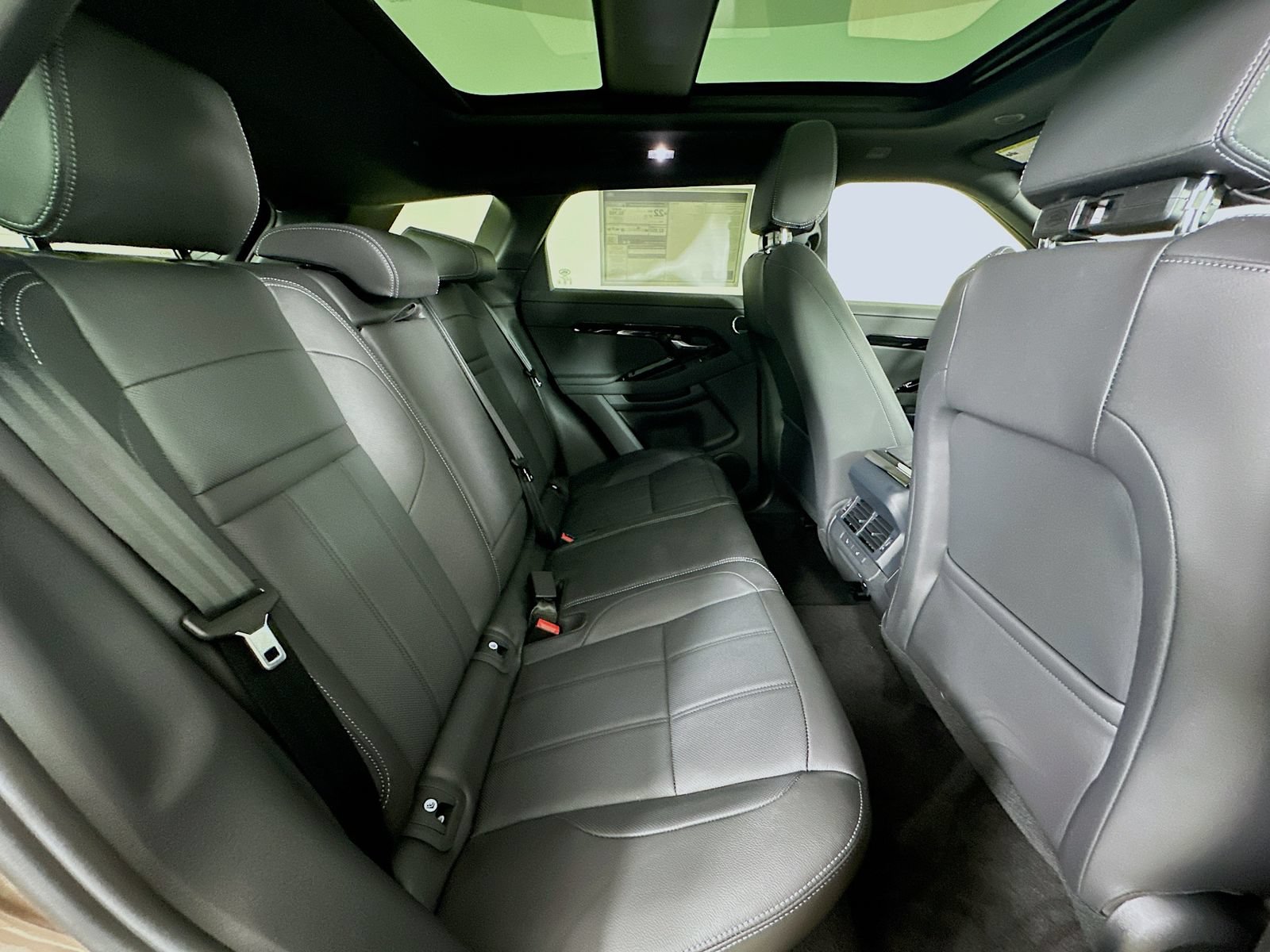 New 2026 Land Rover Range Rover Evoque Hoxton AWD/4WD image 42