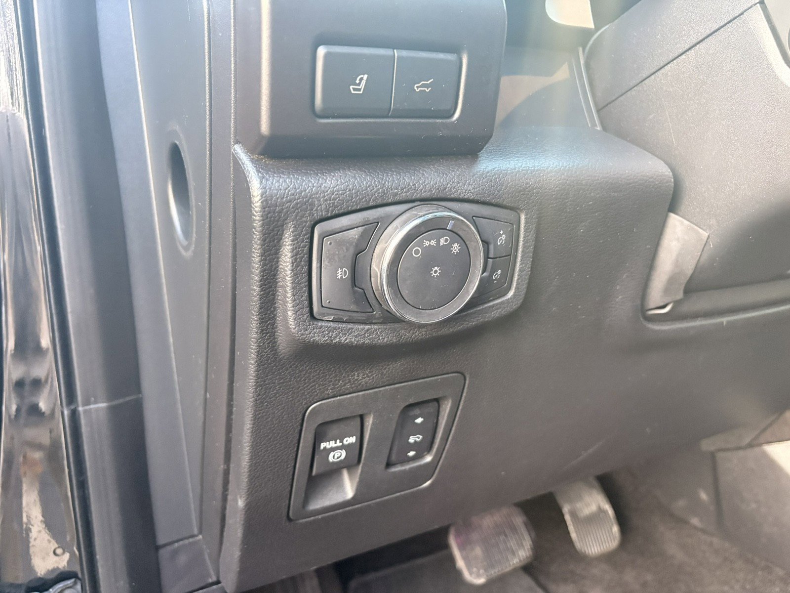 Used 2018 Ford Expedition Max Limited image 14