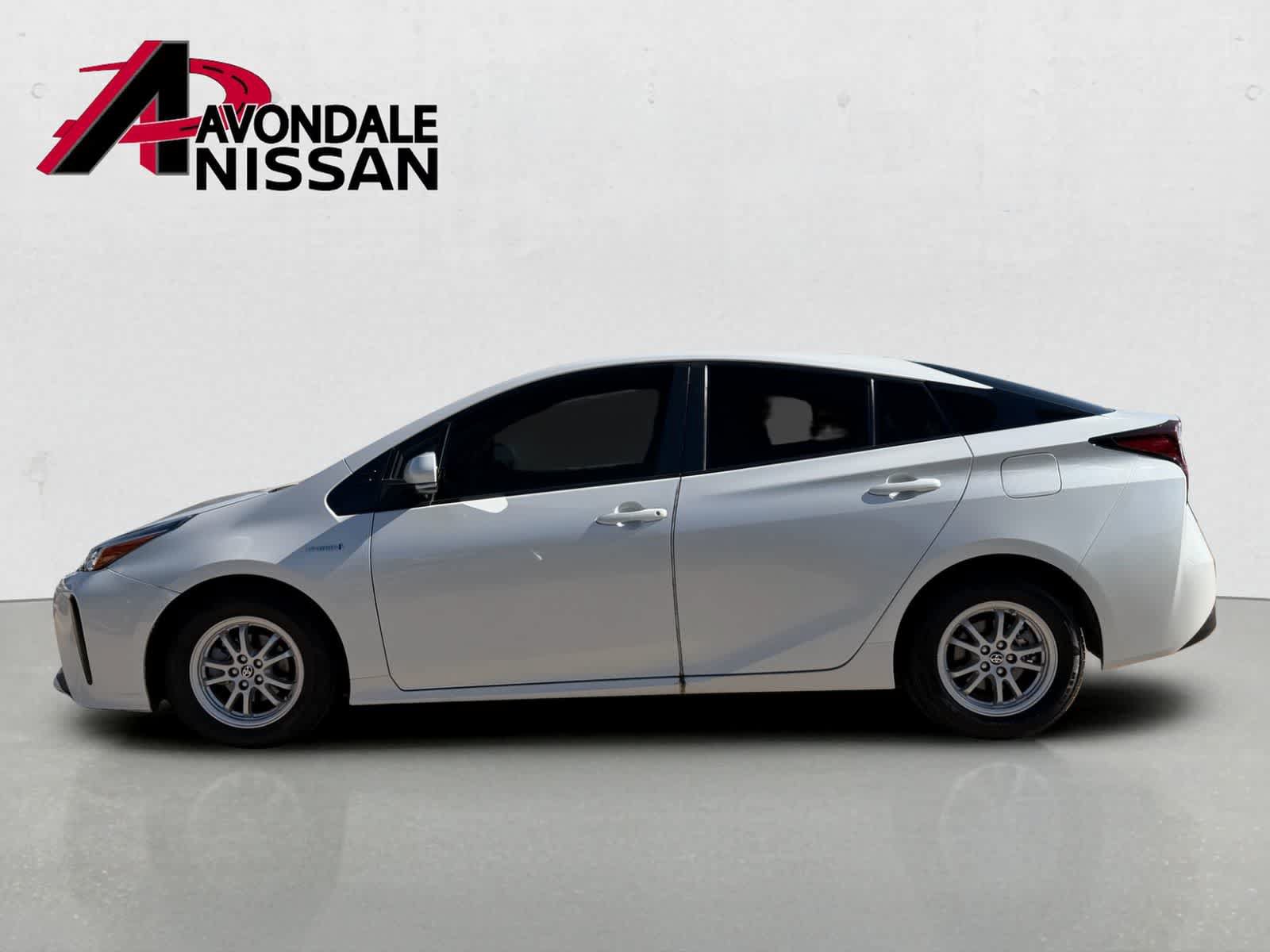 Used 2021 Toyota Prius L Eco w/ Carpet Mat Package (TMS) FWD image 3