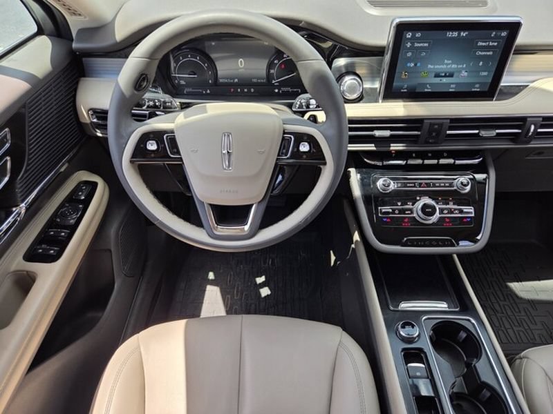 Used 2022 Lincoln Corsair FWD image 12
