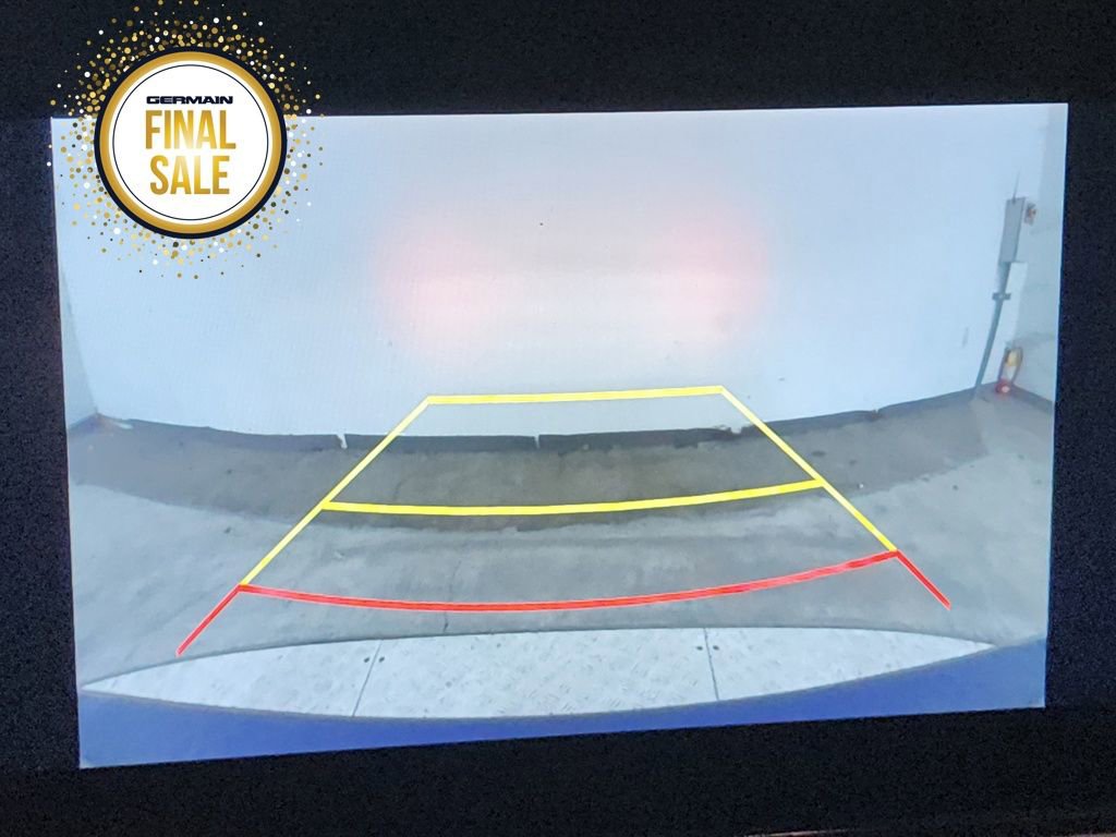 Used 2023 Hyundai Elantra Limited w/ Preferred Accessory Package image 29