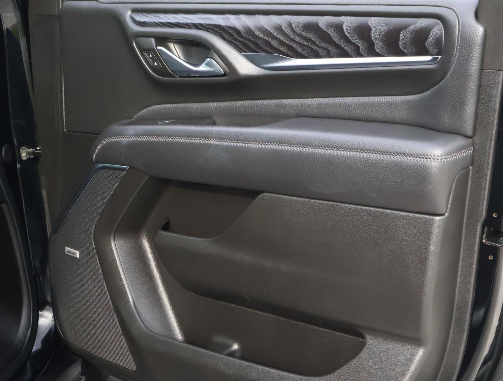 Used 2023 GMC Yukon XL Denali w/ Denali Reserve Package image 19