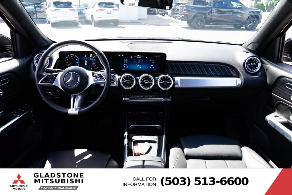 Used 2025 Mercedes-Benz GLB 250 4MATIC image 9