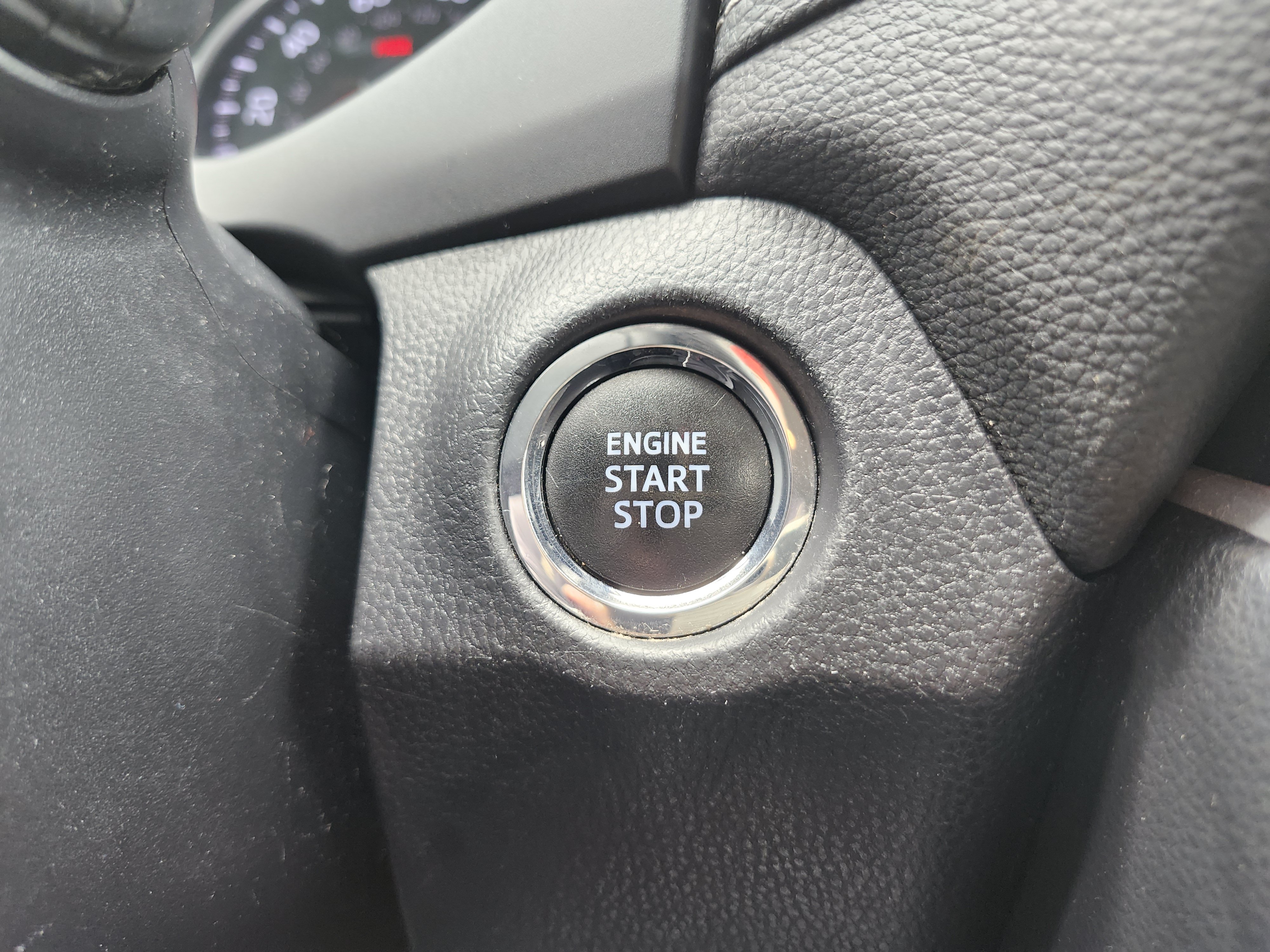 Used 2021 Toyota RAV4 XLE AWD/4WD image 6