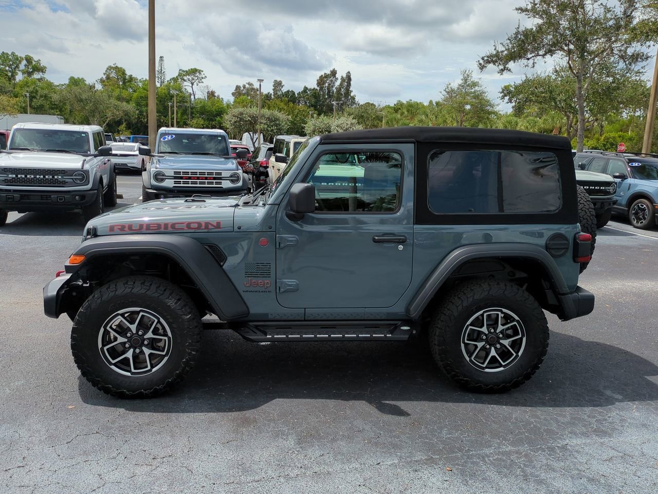 Used 2024 Jeep Wrangler Rubicon w/ Safety Group image 7