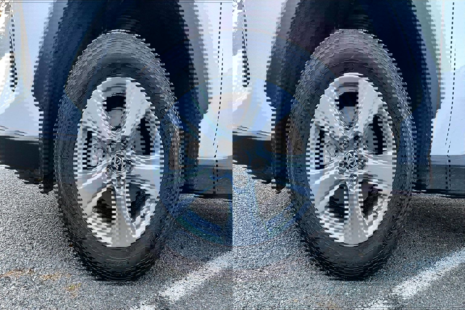 Used 2025 Toyota RAV4 XLE image 9