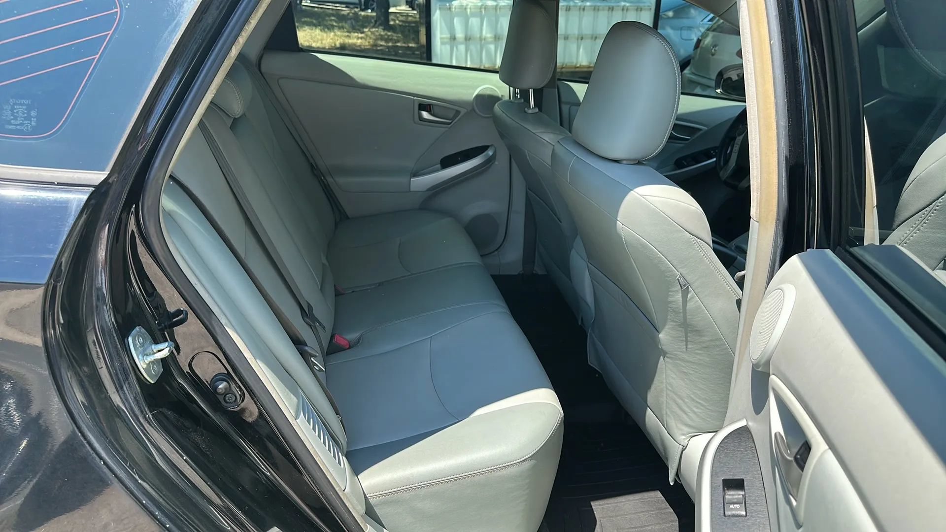 Used 2014 Toyota Prius Four w/ Solar Roof Package FWD image 21