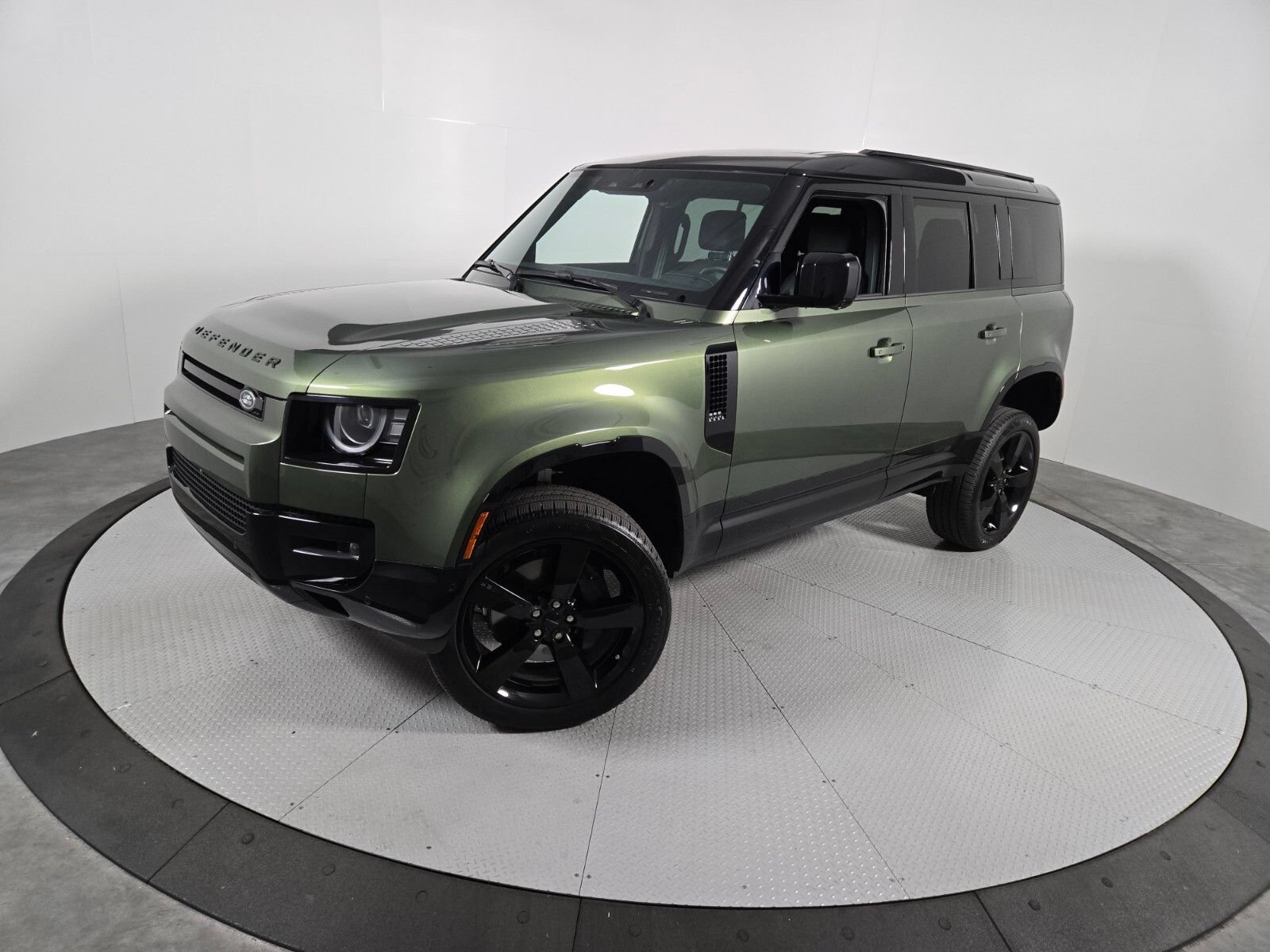 Used 2026 Land Rover Defender 110 X-Dynamic SE AWD/4WD video 1
