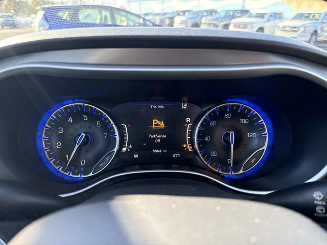 Used 2024 Chrysler Pacifica Touring-L image 32
