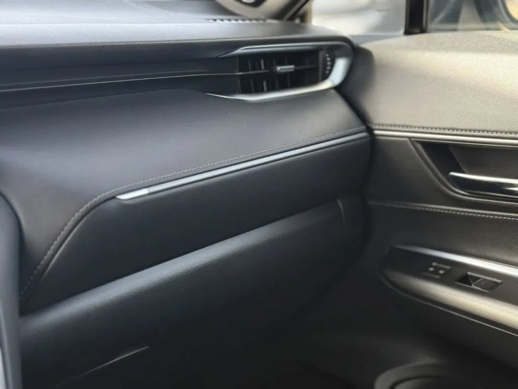 Used 2021 Toyota Venza Limited w/ Advanced Technology Package image 33