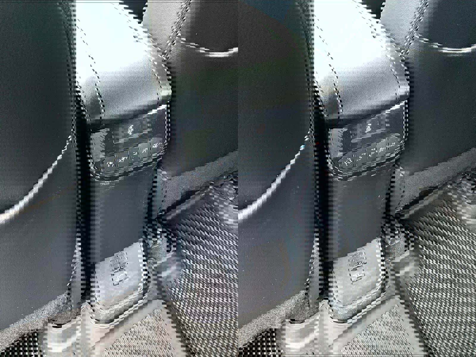 Used 2023 Toyota Highlander XSE image 29