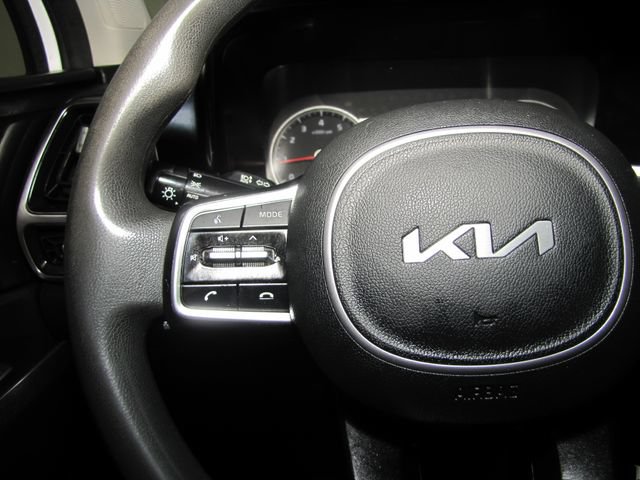 Used 2023 Kia Sorento LX FWD image 5