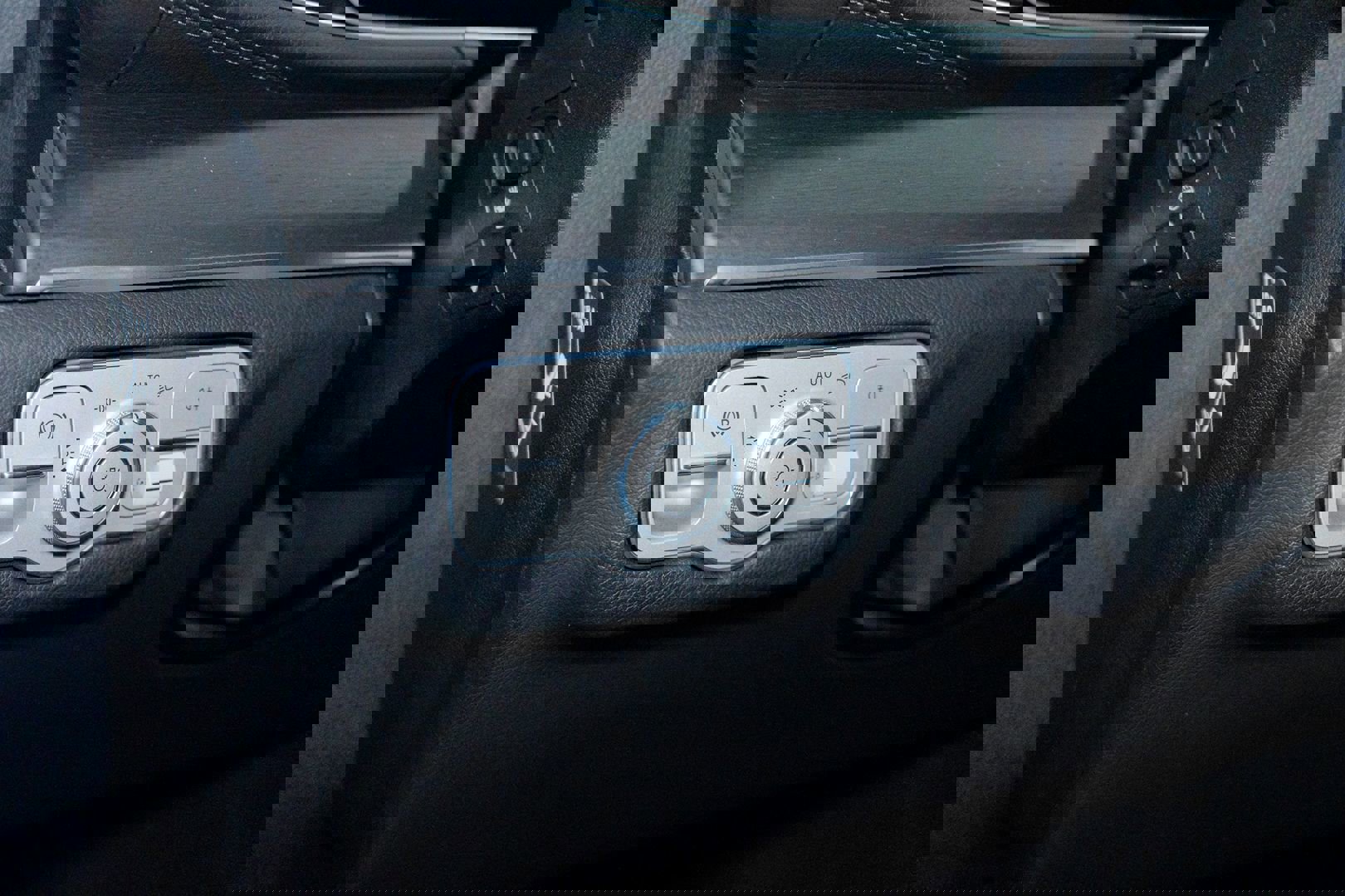 Used 2020 Mercedes-Benz GLS 450 4MATIC w/ Convenience Package image 21