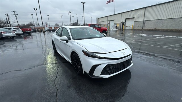 Used 2025 Toyota Camry SE image 27