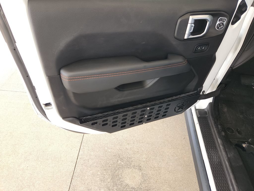 Used 2023 Jeep Gladiator Mojave w/ Cold Weather Group AWD/4WD image 30