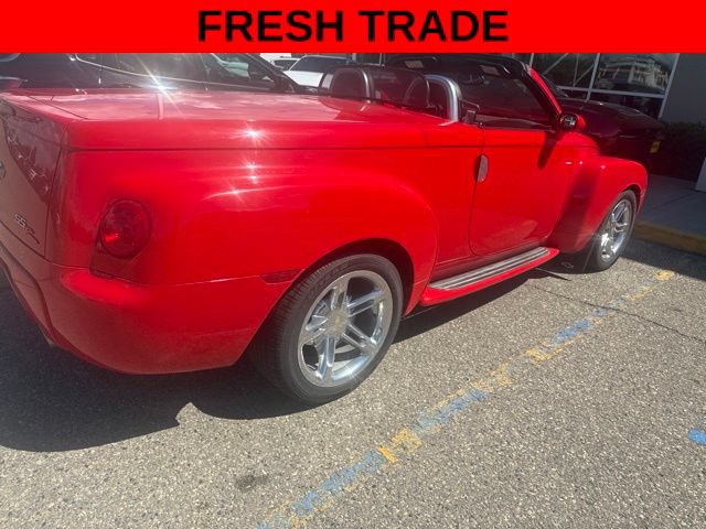 Used 2005 Chevrolet SSR w/ Preferred Equipment Group RWD image 3