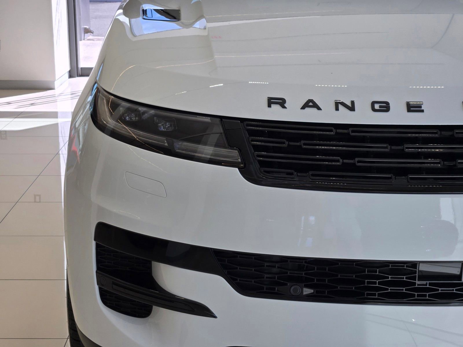 New 2026 Land Rover Range Rover Sport SE AWD/4WD image 6
