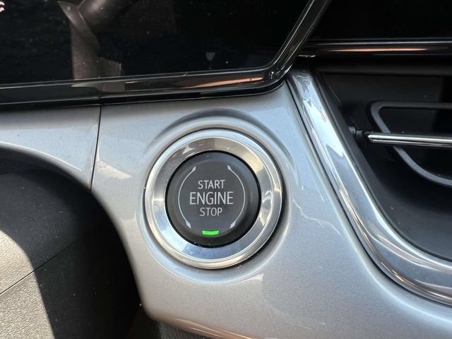 Certified 2024 Chevrolet Trax LT FWD image 30