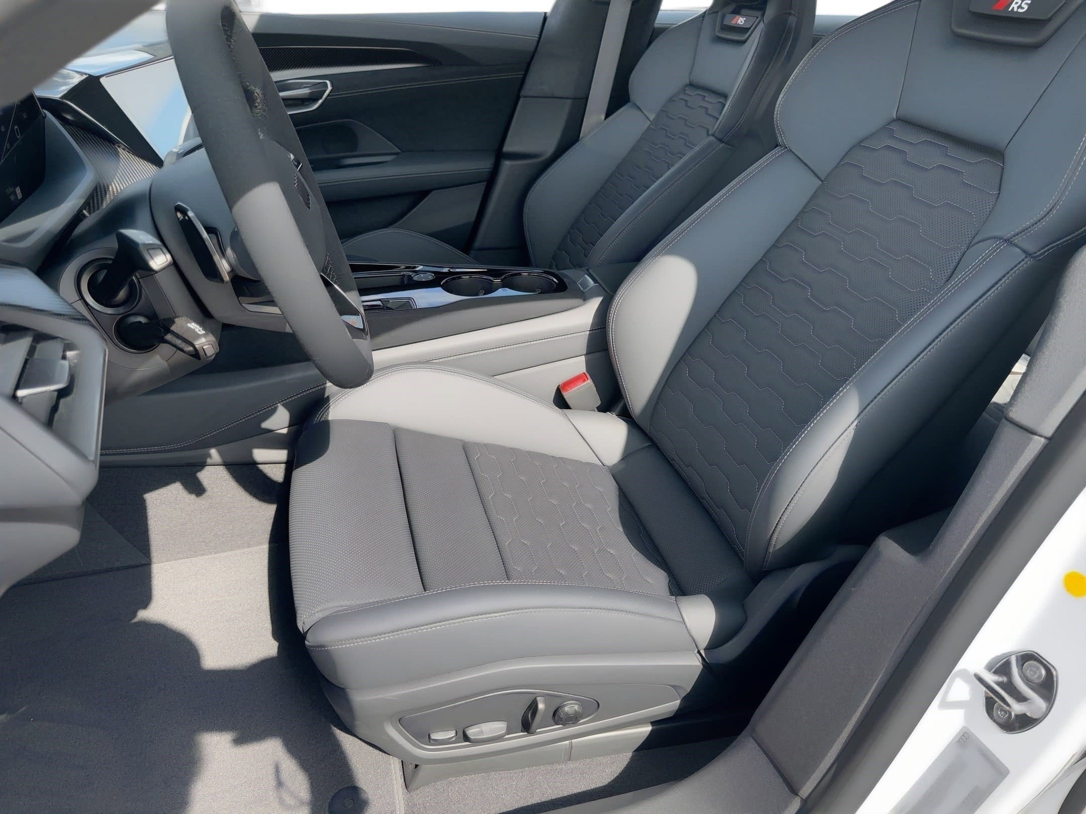 New 2025 Audi RS e-tron GT performance image 5