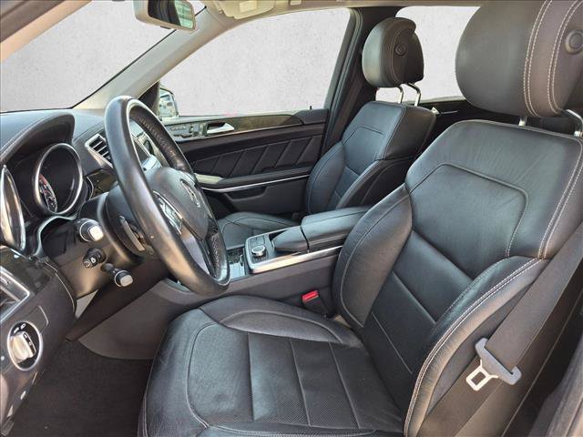 Used 2016 Mercedes-Benz GL 550 4MATIC image 7