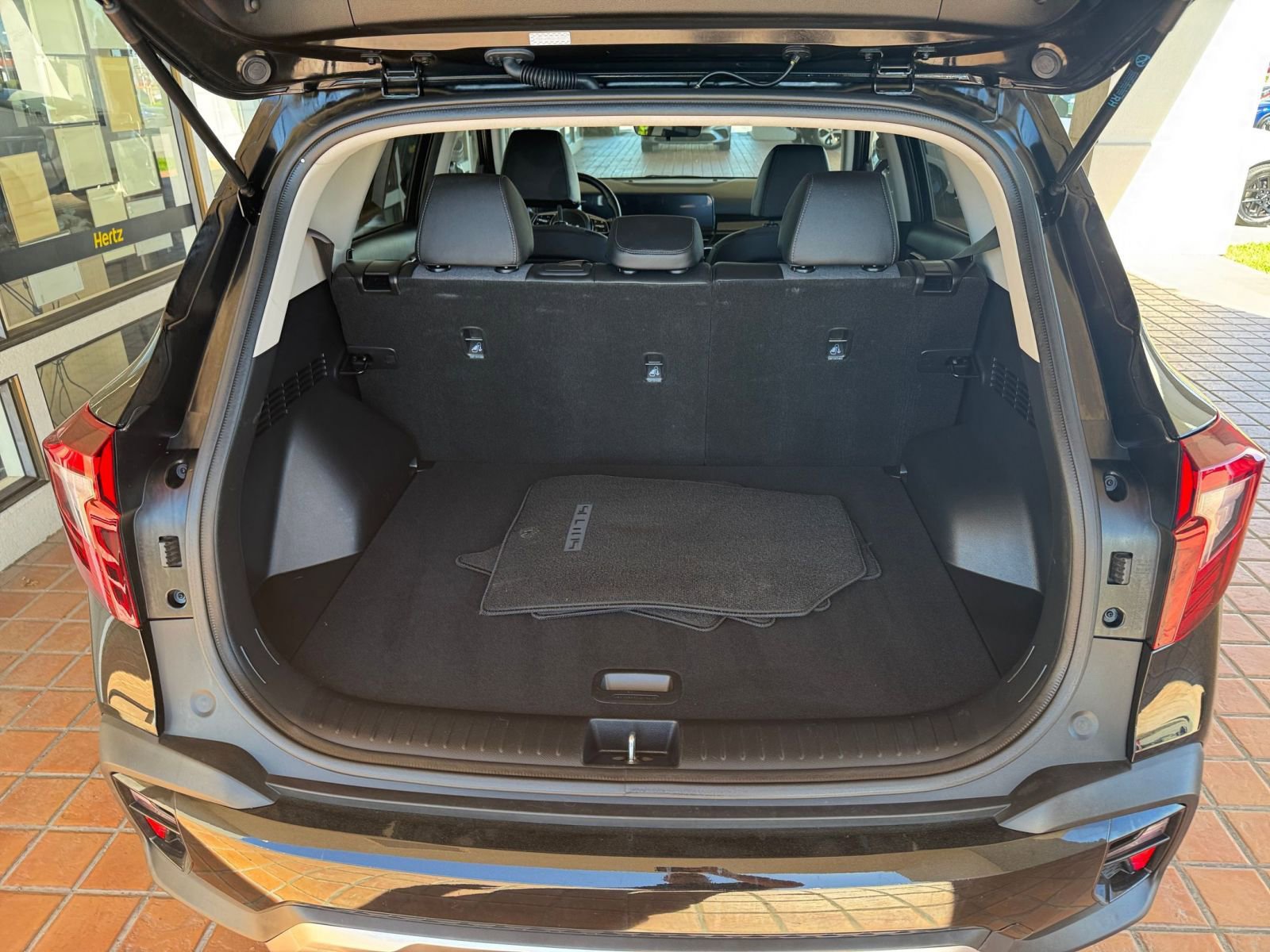 Used 2025 Kia Seltos S FWD image 32